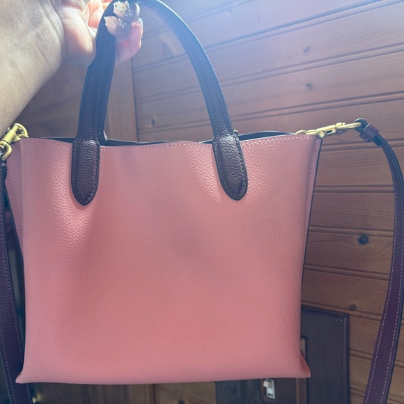 Medium Longshanks Tote Bag in Pink Seersucker by Country Club Prep